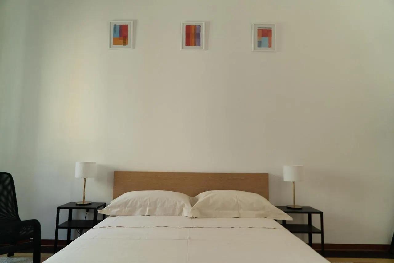 Three Bedroom Apartment In The Centre Of The City Milánó Olaszország