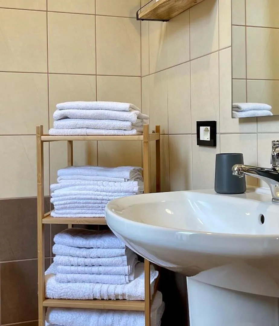 Three Bedroom Apartment In The Centre Of The City Milánó Olaszország